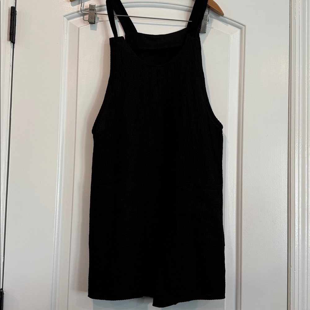 Emery Rose Black Romper Size Medium